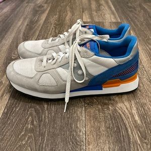 Men’s Saucony Shadow shoes size 11